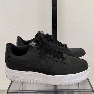 Nike Women’s Black AF sneakers